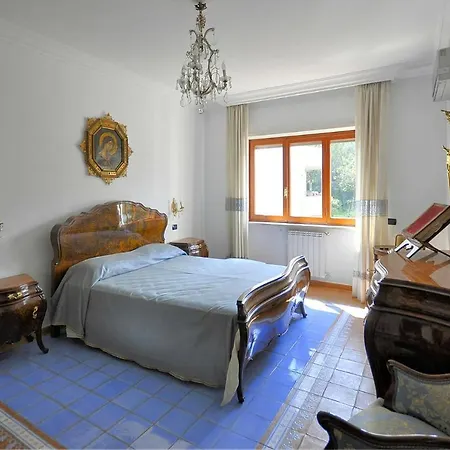 Bright Apartment Sorrento